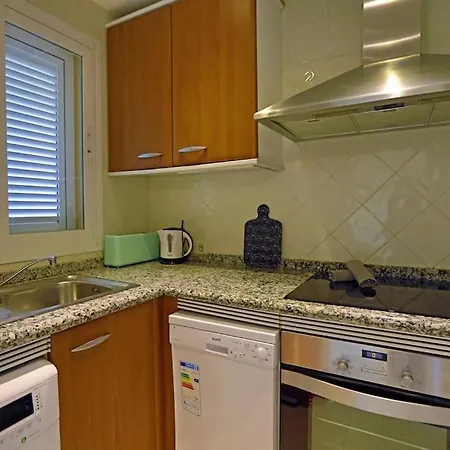 R09 Patios One Bedroom Apartmán *