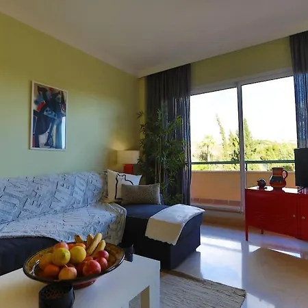 R09 Patios One Bedroom