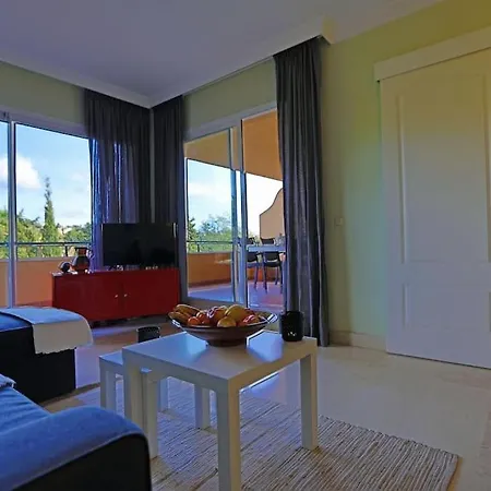 R09 Patios One Bedroom Apartmán
