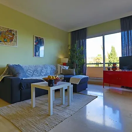 R09 Patios One Bedroom *