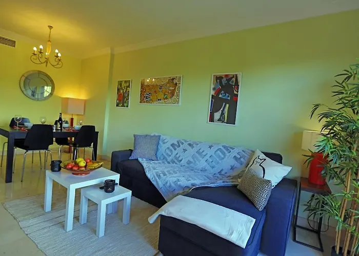 R09 Patios One Bedroom