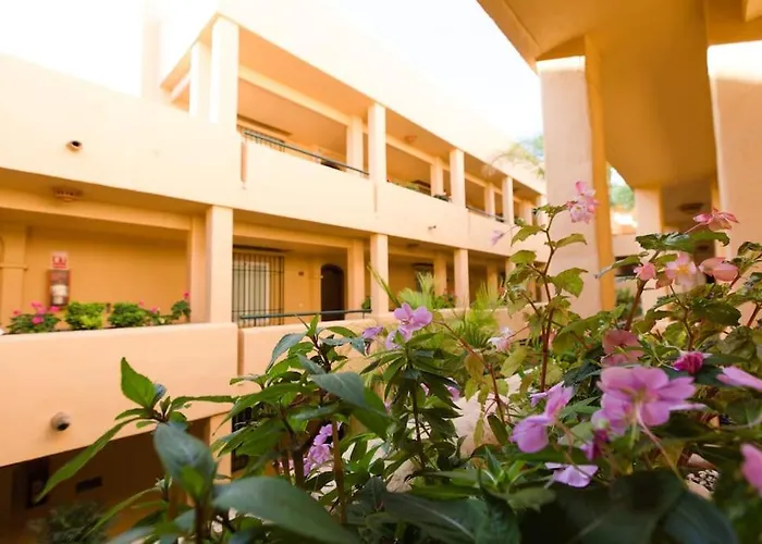 R09 Patios One Bedroom * מארבלה